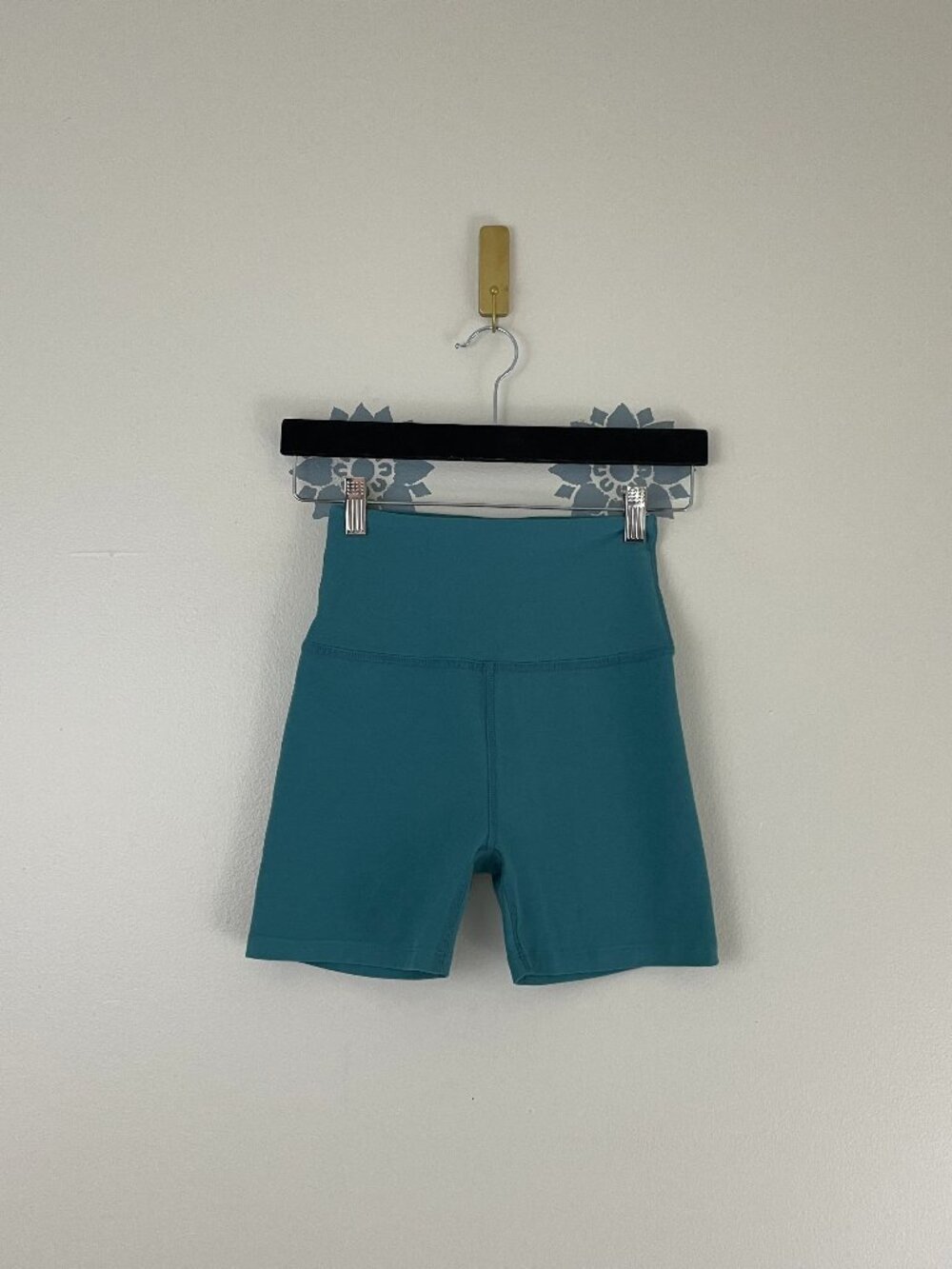 Beyond Yoga Spacedye Keep Pace Biker Shorts in Teal Blue Size Small